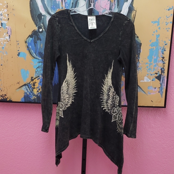 Vocal Tops - Vocal Rhinestone Wing Sharkbite Top